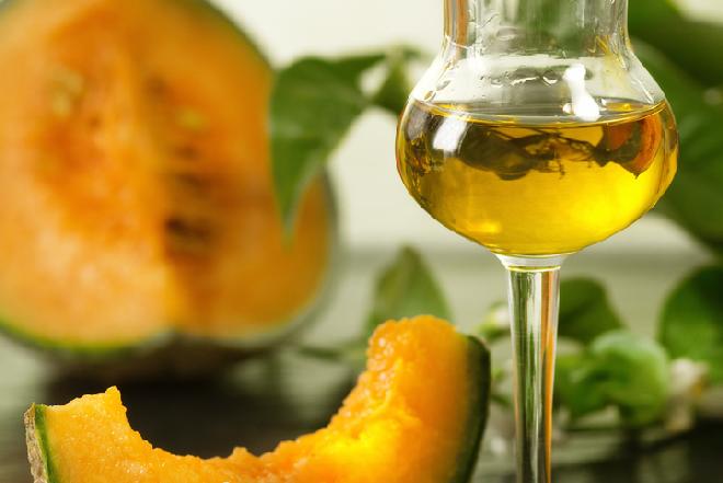 Nalewka z melona - przepis na świeżą i aromatyczną melonówkę